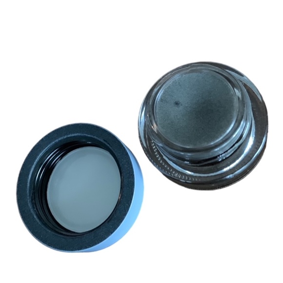 MAC Cinderella Collection Little Black Bow Fluidline Eye Liner Gel FULL SIZE NIB - Picture 6 of 6